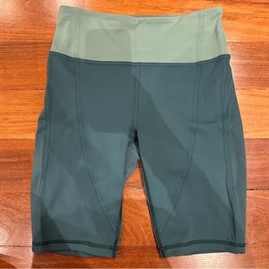 Lululemon Two-Tone Teal Bike Shorts, Size 8
